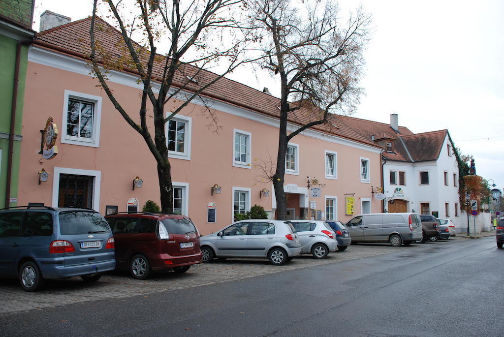 Gasthof Ludl Гросэнцерсдорф Экстерьер фото